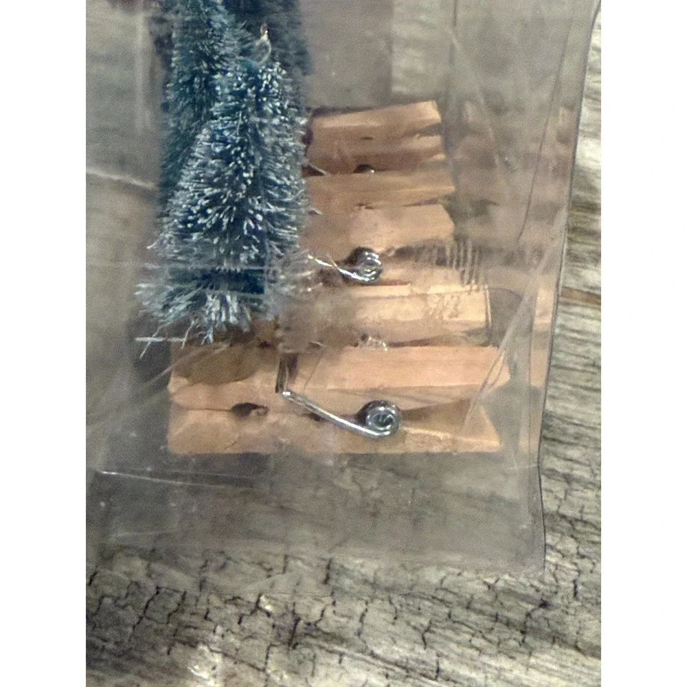 Pier 1 Mini Snowy Trees Gift‎ Clips Set Christmas Holiday Tags Ornaments New